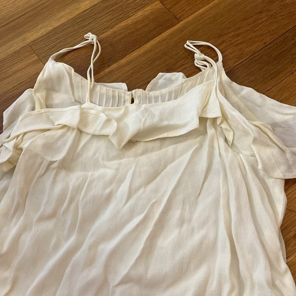 Forever 21 Women’s Cream Tank Top With Ruffle Detailing Size S - Picture 5 of 6